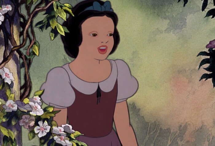 Snow white without makeup still beautiful ?