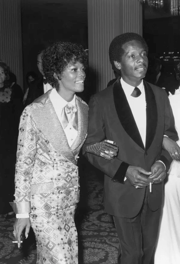 Marriage With Their Ex-Spouse, Dionne Warwick and William Elliott
