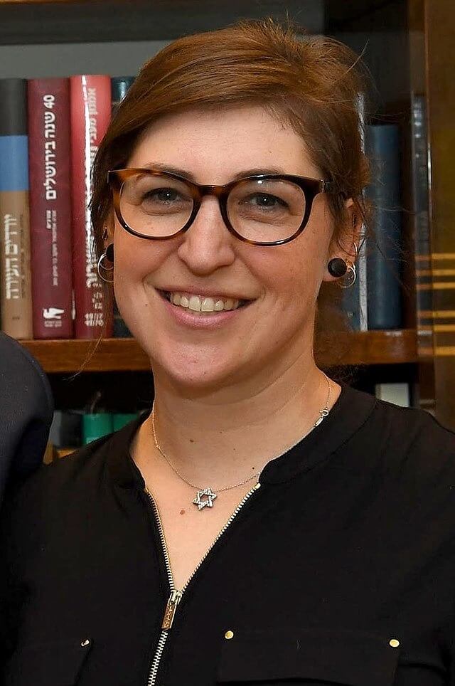 Celebrities Who Take Care of Every Body Hair, Mayim Bialik