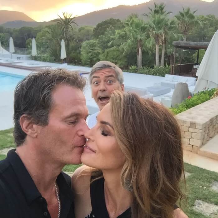 Best Photobombs Of Celebrities, George Clooney Crashes Some PDA