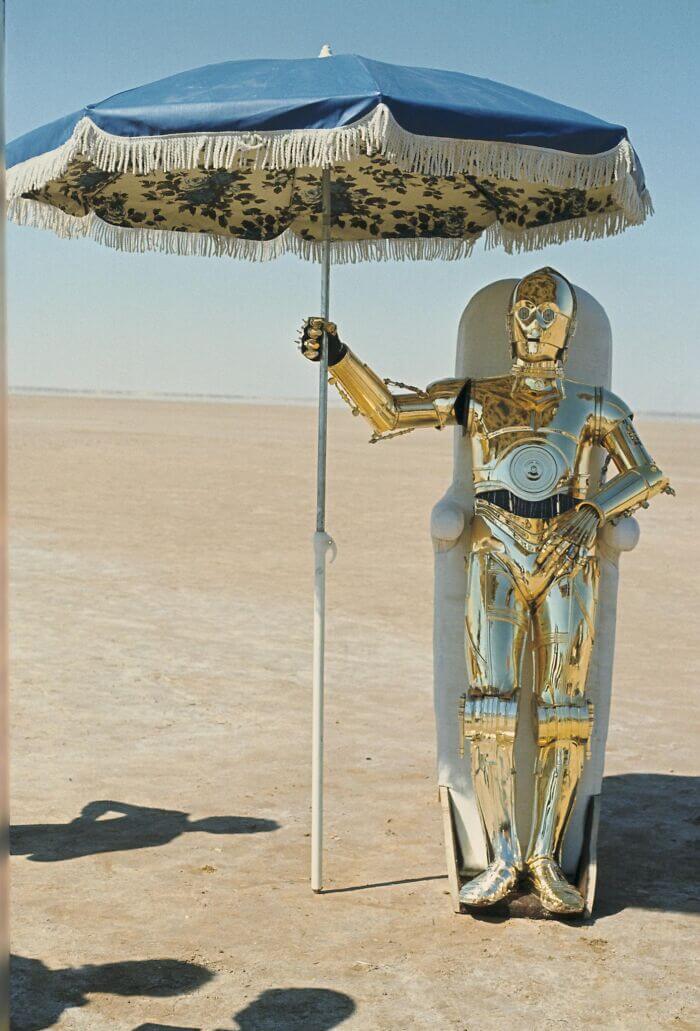 Anthony Daniels Cooling Down On The Tunisia Set During The Filming Of A New Hope In 1976