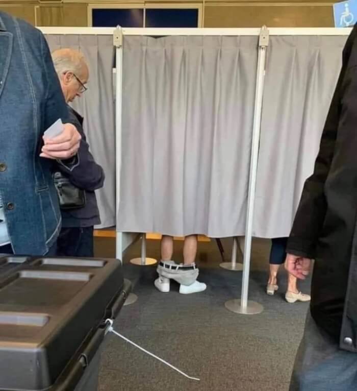 Blursed voting booth