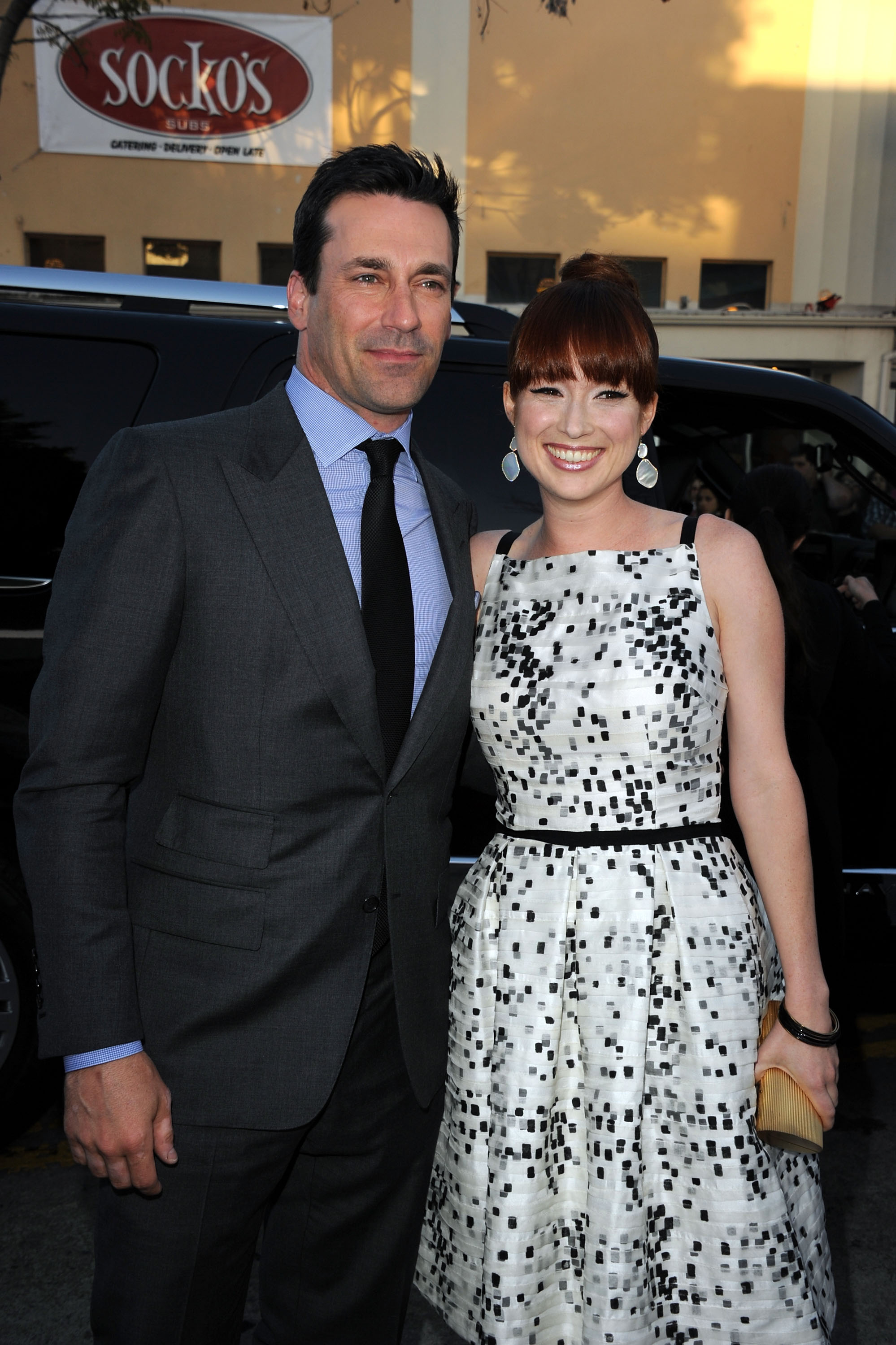 Jon Hamm Was Ellie Kemper's Teacher In Her Ninth Grade Drama Class