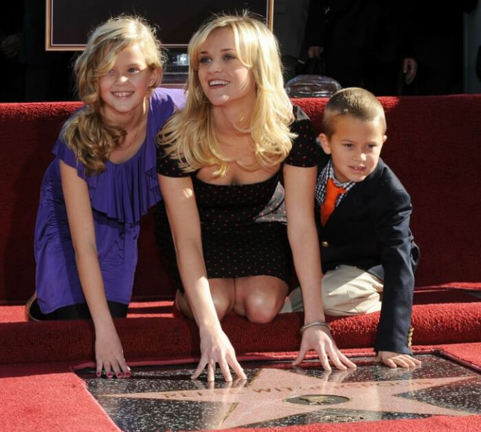 Celebrities Who Prove You Can't Stop Being A Mom Or Dad, Reese Witherspoon with Ava and Deacon