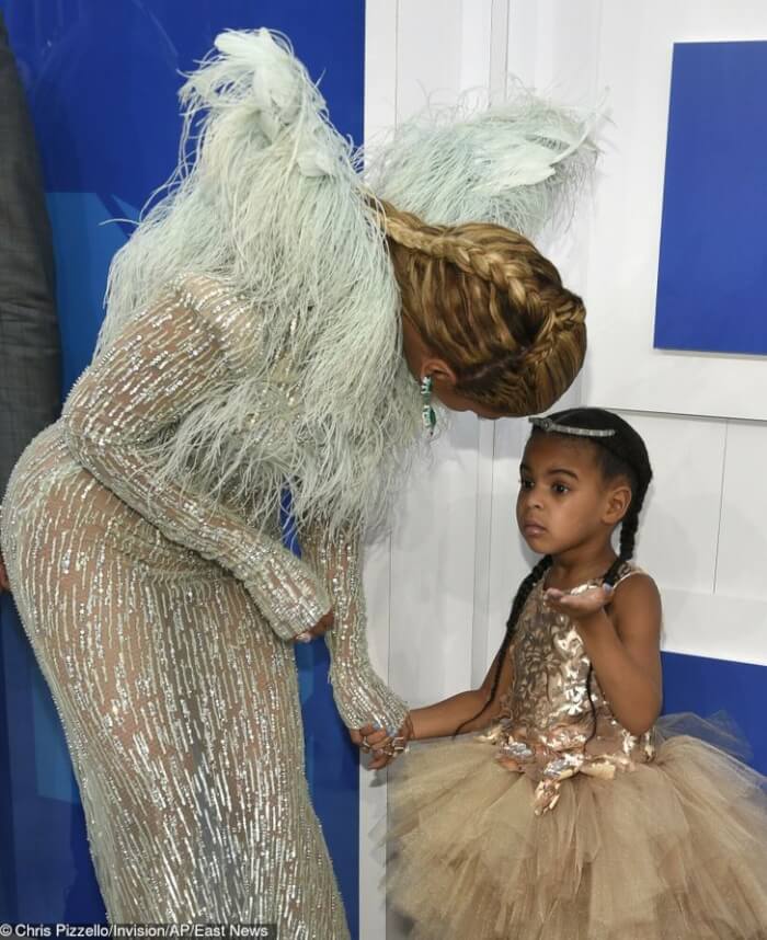 Celebrities Who Prove You Can't Stop Being A Mom Or Dad, Beyoncé with Blue Ivy