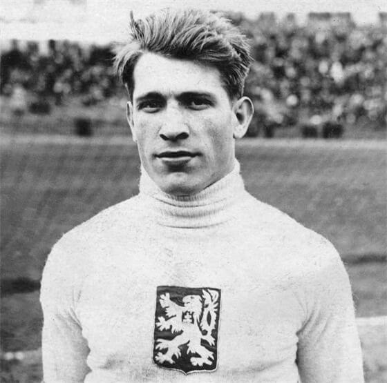 Most Appearances In Soccer History, Frantisek Planicka With 1186