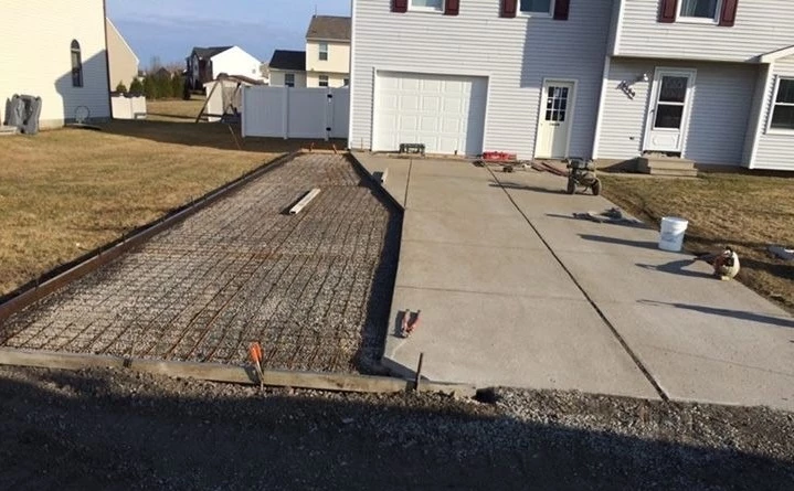 Redditor Refuses To Let His New Neighbors Use His Driveway Although The Previous One Did