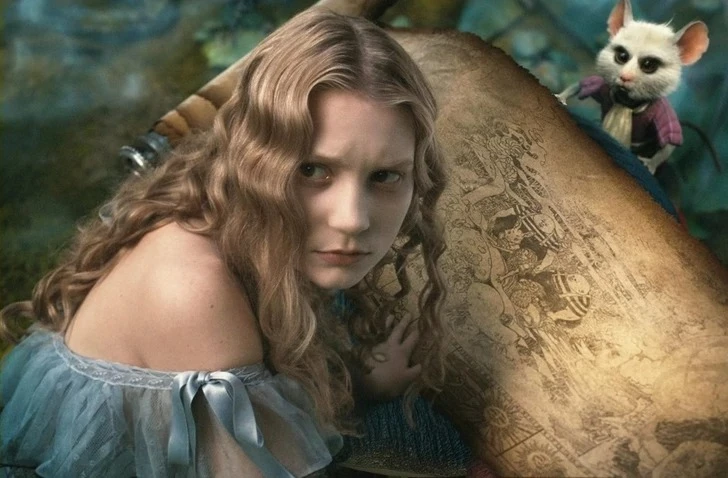 Mia Wasikowska portrayed Alice