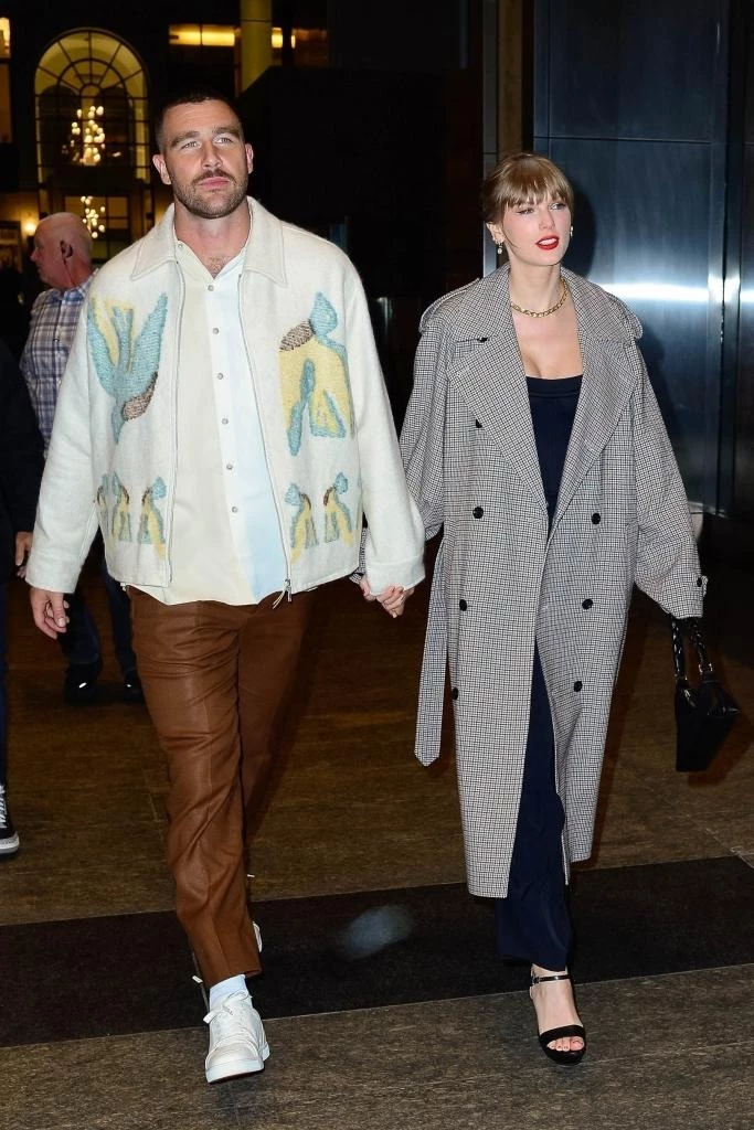 Taylor Swift & Travis Kelce Hollywood's Hottest New Power Couple