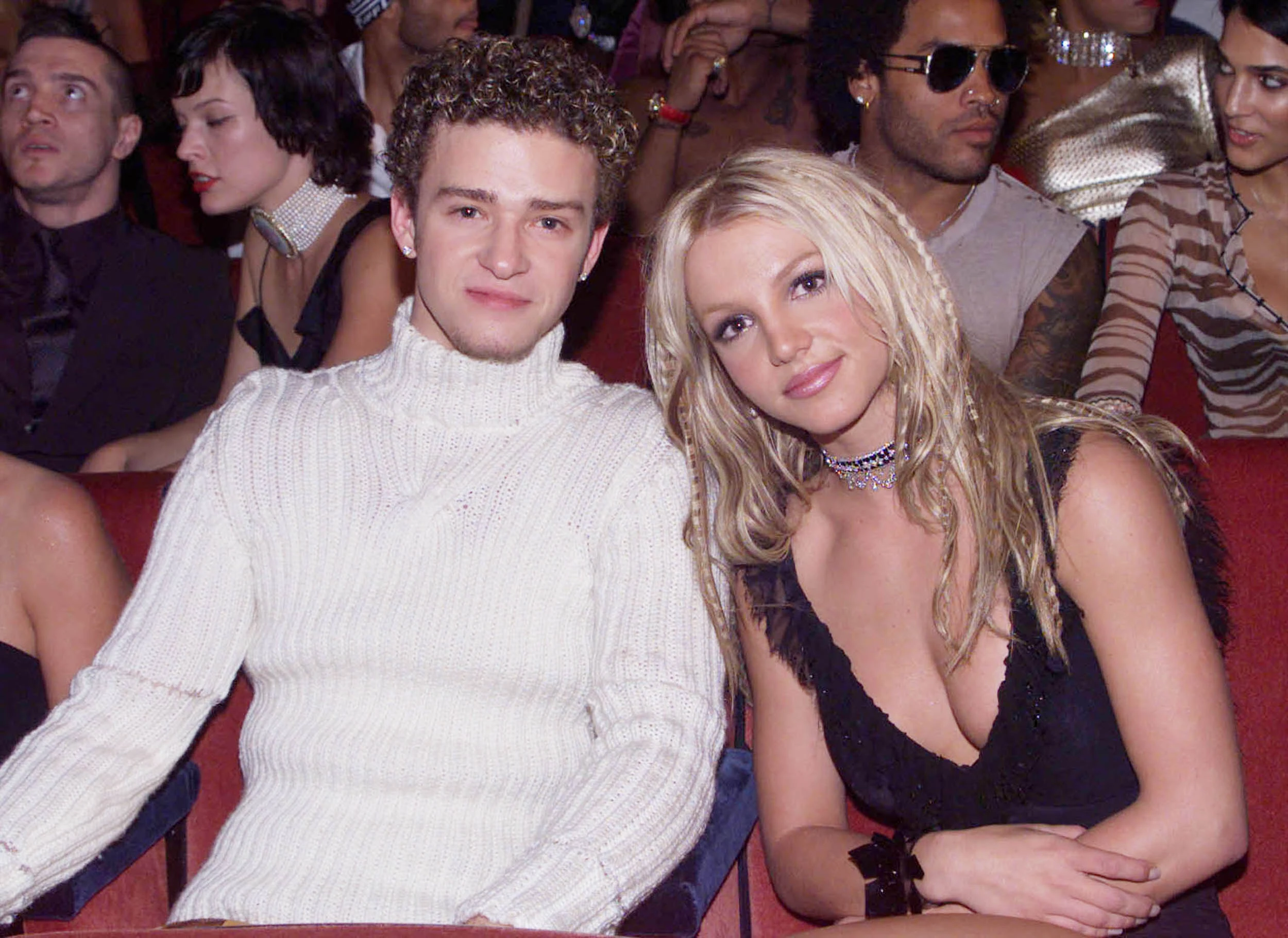 Justin Timberlake Breaking Up With Britney Spears Via A Text Message