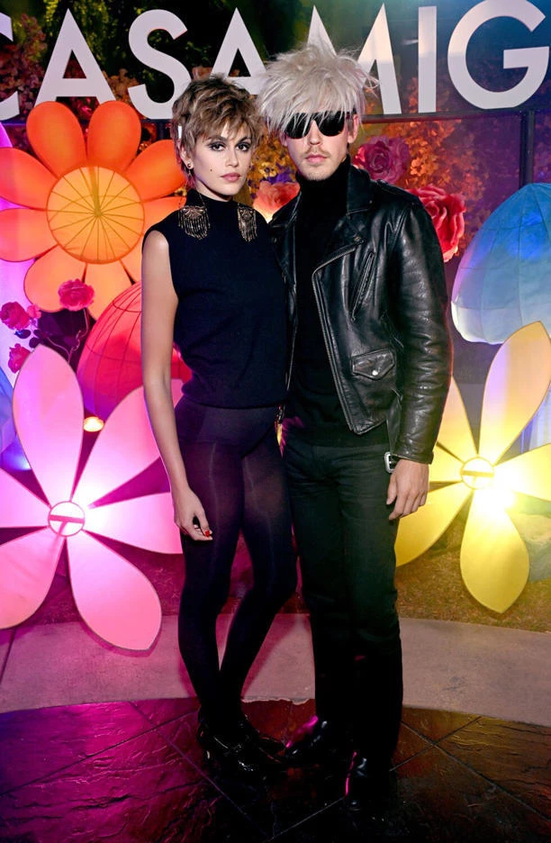 Kaia Gerber and Austin Butler as Edie Sedgwick and Andy Warhol