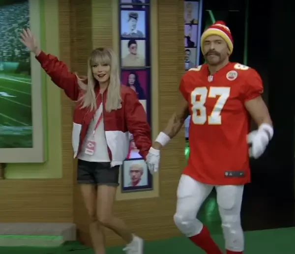 On Live with Kelly and Mark, Kelly Ripa and Mark Consuelos also dressed as Taylor Swift and Travis Kelce.