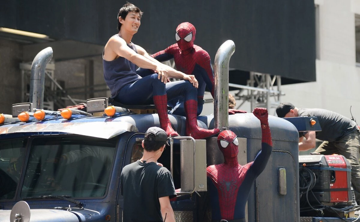 Doubles during the filming of a film about Spider-Man