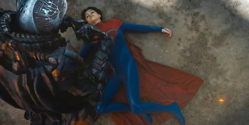 Supergirl Is Stabbed By General Zod