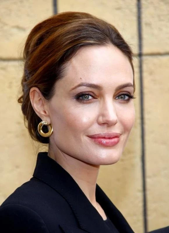 Jolie's S-shaped Figure