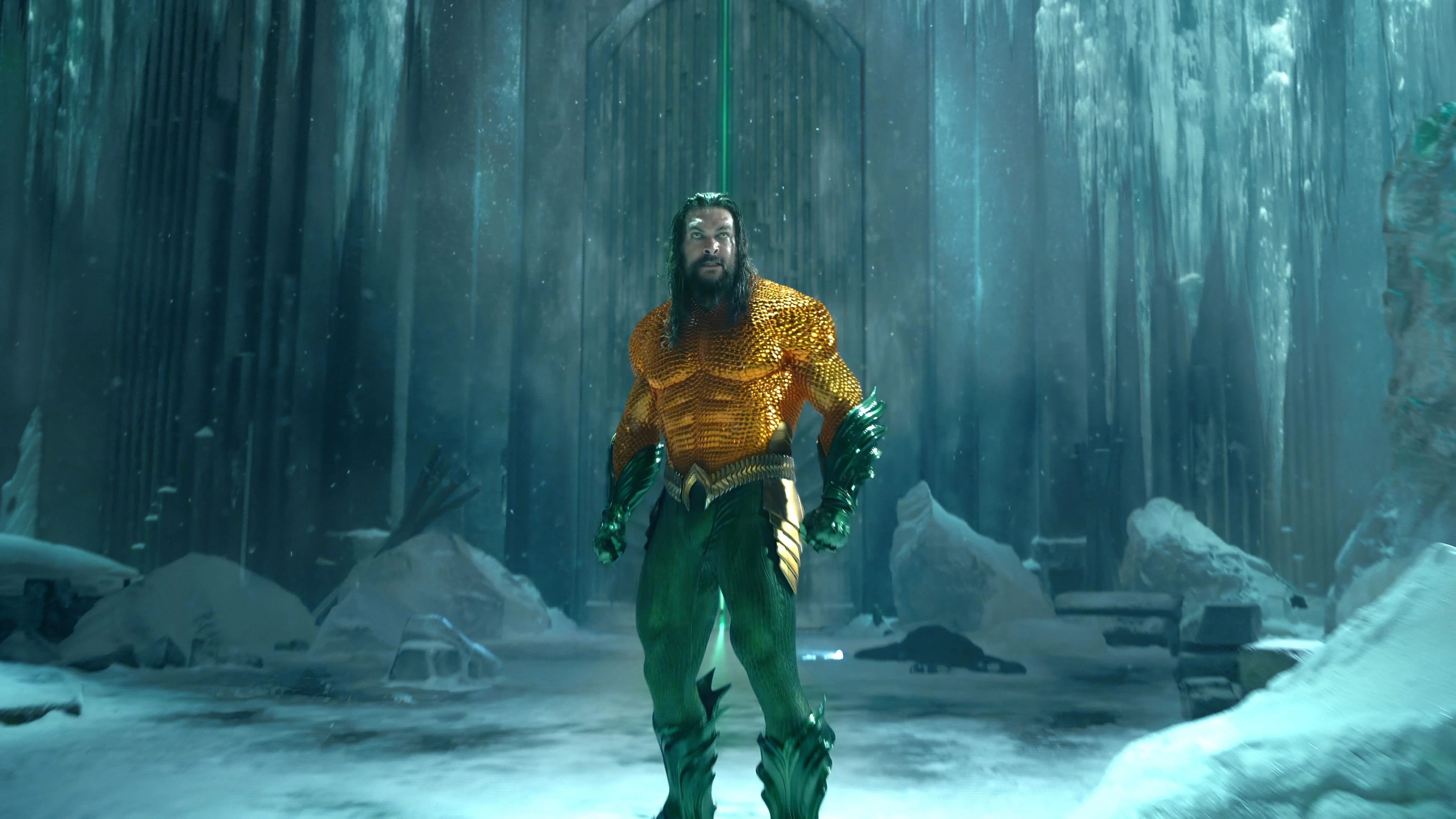 Arthur Curry, AKA Aquaman, In His New Shiny Golden Suit